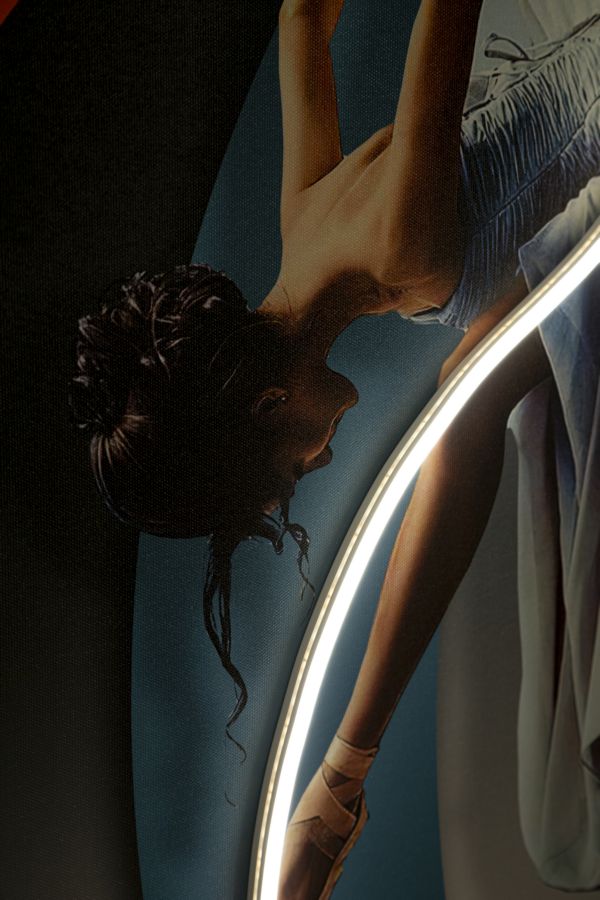 Stampa c/LED su tela dancer cm 60x3,5x90 (applicazione 3d acrilico)