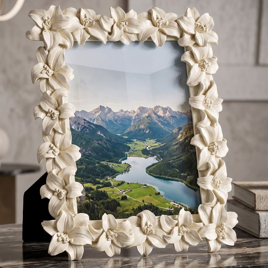 Cornice lily cm 22x2,2x27,3 (misura interna cm 15x20) min 2