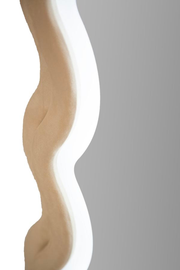 Specchio da muro LED miki velluto crema cm 60x4x160 (misura specchio cm 39x135)